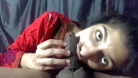 Webcam porn video of a hot brunette girl with a nice face