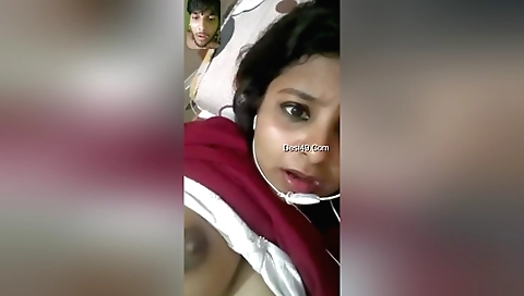 Stunning naked amateur brunette showing her boobs on webcam